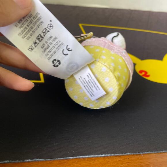 Disney Mini Tsum Tsum Plush Minnie Mouse Cupcake 2017 Scented Stuffed Animal Toy - Picture 4 of 7